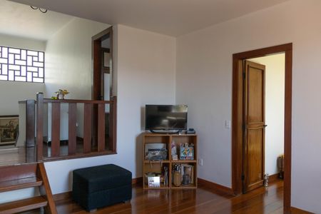 Casa à venda com 450m², 4 quartos e 4 vagasSala 2