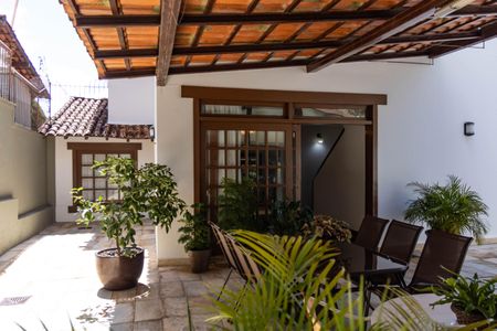 Casa à venda com 450m², 4 quartos e 4 vagasÁrea gourmet