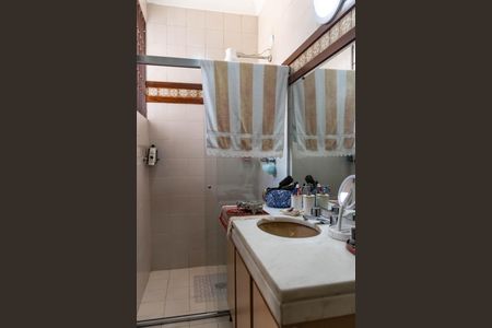 Casa à venda com 450m², 4 quartos e 4 vagasBanheiro da Suíte 2