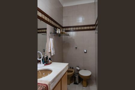 Casa à venda com 450m², 4 quartos e 4 vagasBanheiro da Suíte 2