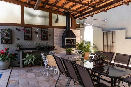 Casa à venda com 450m², 4 quartos e 4 vagasÁrea gourmet