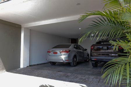 Casa à venda com 450m², 4 quartos e 4 vagasGaragem