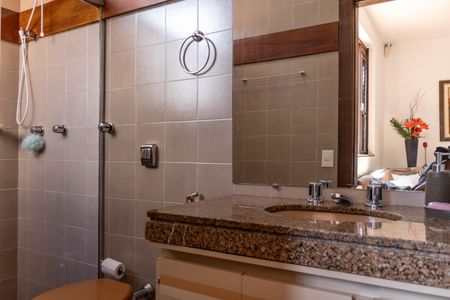 Casa à venda com 450m², 4 quartos e 4 vagasBanheiro Social