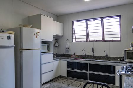 Casa à venda com 450m², 4 quartos e 4 vagasCozinha