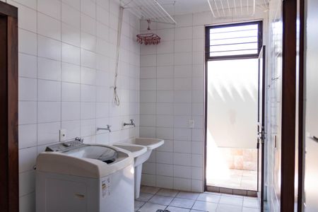 Casa à venda com 450m², 4 quartos e 4 vagasÁrea de Serviço