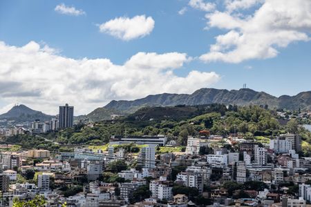 Casa à venda com 450m², 4 quartos e 4 vagasVista do Quarto 2