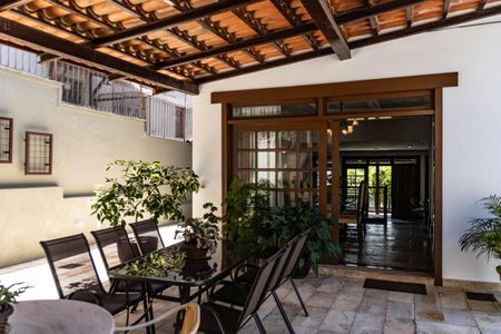 Casa à venda com 450m², 4 quartos e 4 vagasÁrea gourmet