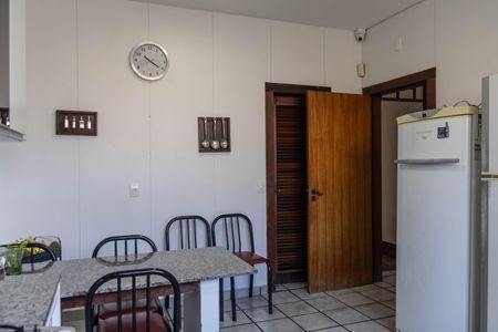 Casa à venda com 450m², 4 quartos e 4 vagasCozinha