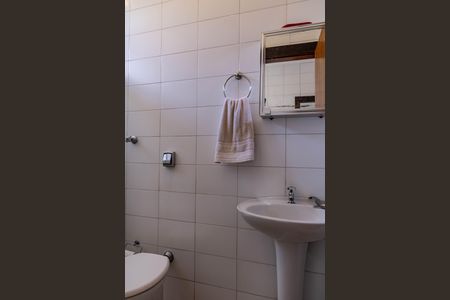 Casa à venda com 450m², 4 quartos e 4 vagasBanheiro de serviço