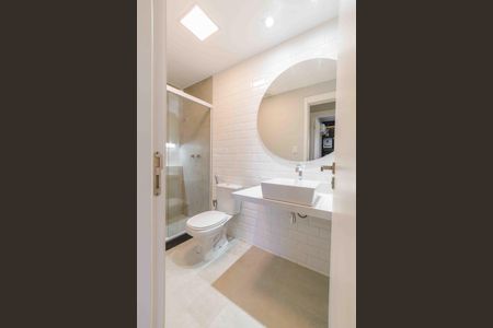 Apartamento à venda com 170m², 3 quartos e 3 vagas Apartamento à venda com 170m², 3 quartos e 3 vagasBanheiro Social