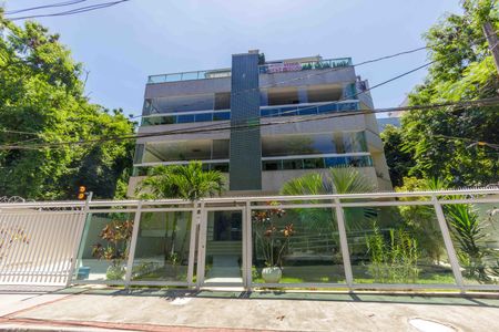 Apartamento à venda com 170m², 3 quartos e 3 vagas Apartamento à venda com 170m², 3 quartos e 3 vagasFachada