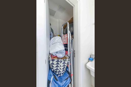 Apartamento à venda com 170m², 3 quartos e 3 vagas Apartamento à venda com 170m², 3 quartos e 3 vagasÁrea de Serviço Banheiro