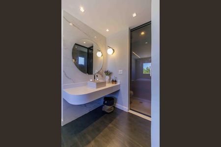 Apartamento à venda com 170m², 3 quartos e 3 vagas Apartamento à venda com 170m², 3 quartos e 3 vagasBanheiro da Suíte