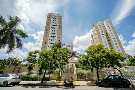 Apartamento à venda com 54m², 2 quartos e 1 vaga Apartamento à venda com 54m², 2 quartos e 1 vagaFachada