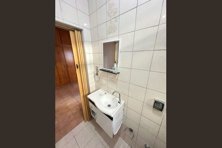 Casa à venda com 270m², 5 quartos e 2 vagas Casa à venda com 270m², 5 quartos e 2 vagasQuarto 4 banheiro