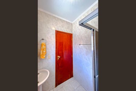 Casa à venda com 411m², 5 quartos e 6 vagasBanheiro Casa 3)