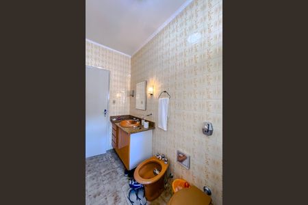 Casa à venda com 411m², 5 quartos e 6 vagasBanheiro da Suíte 2