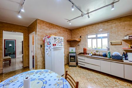 Casa à venda com 411m², 5 quartos e 6 vagasCozinha (Casa 2)