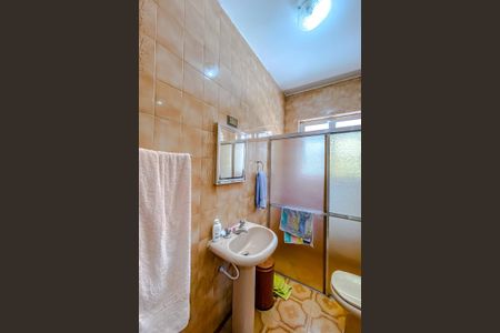 Casa à venda com 411m², 5 quartos e 6 vagasBanheiro (Casa 2)