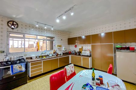 Casa à venda com 411m², 5 quartos e 6 vagasCozinha