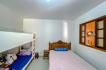 Casa à venda com 411m², 5 quartos e 6 vagasQuarto 2 (Casa 2)