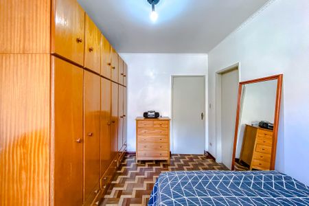 Casa à venda com 411m², 5 quartos e 6 vagasQuarto 1 - Suíte