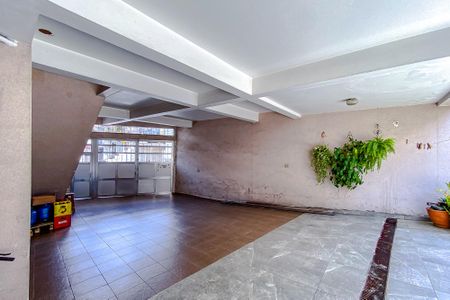 Casa à venda com 411m², 5 quartos e 6 vagasGaragem