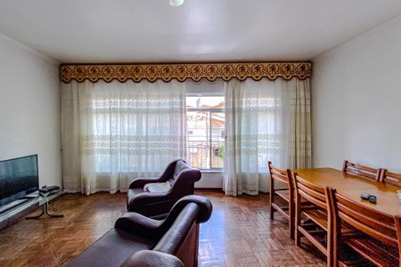 Casa à venda com 411m², 5 quartos e 6 vagasSala