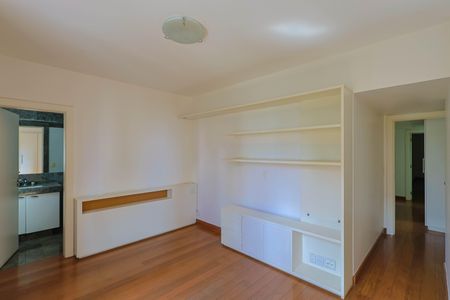 Apartamento à venda com 274m², 4 quartos e 5 vagas Apartamento à venda com 274m², 4 quartos e 5 vagasSuíte 1