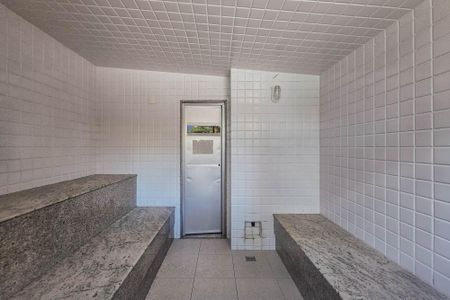 Apartamento à venda com 274m², 4 quartos e 5 vagas Apartamento à venda com 274m², 4 quartos e 5 vagasSauna