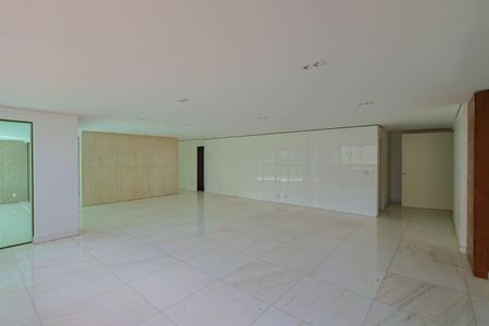 Apartamento à venda com 274m², 4 quartos e 5 vagas Apartamento à venda com 274m², 4 quartos e 5 vagasSala