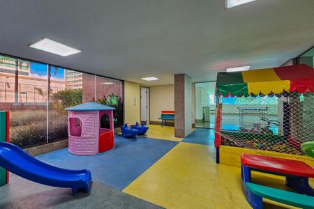 Apartamento à venda com 274m², 4 quartos e 5 vagas Apartamento à venda com 274m², 4 quartos e 5 vagasBrinquedoteca