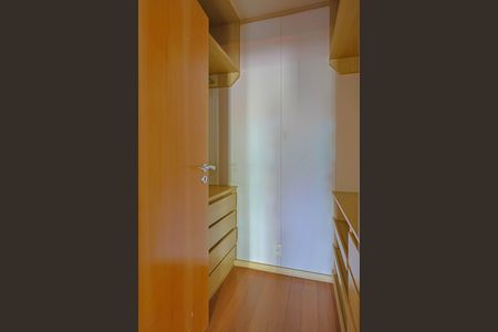 Apartamento à venda com 274m², 4 quartos e 5 vagas Apartamento à venda com 274m², 4 quartos e 5 vagasSuíte 3