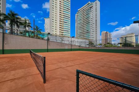 Apartamento à venda com 274m², 4 quartos e 5 vagas Apartamento à venda com 274m², 4 quartos e 5 vagasQuadra Esportiva
