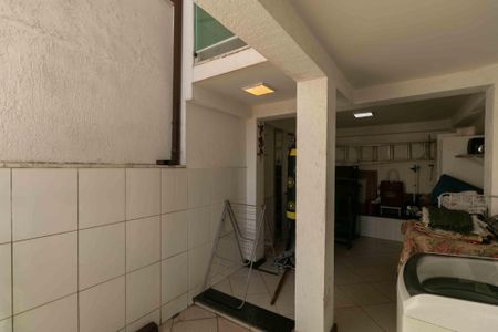 Casa à venda com 280m², 3 quartos e 2 vagas Casa à venda com 280m², 3 quartos e 2 vagasÁrea de Serviço