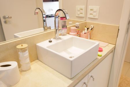 Apartamento à venda com 69m², 2 quartos e 1 vagaBanheiro Corredor