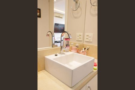 Apartamento à venda com 69m², 2 quartos e 1 vagaBanheiro Corredor