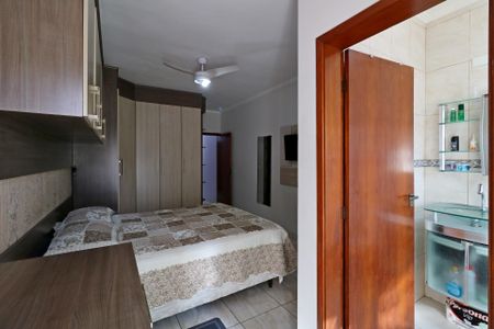 Casa à venda com 137m², 3 quartos e 2 vagasSuíte