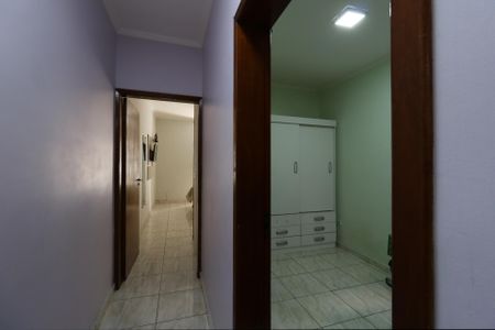 Casa à venda com 137m², 3 quartos e 2 vagasCorredor piso superior