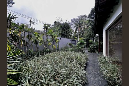 Casa à venda com 490m², 4 quartos e 7 vagas Casa à venda com 490m², 4 quartos e 7 vagasJardim