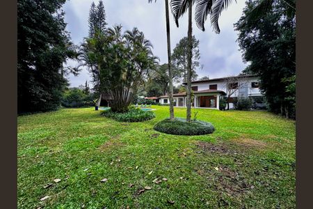 Casa à venda com 490m², 4 quartos e 7 vagas Casa à venda com 490m², 4 quartos e 7 vagasQuintal