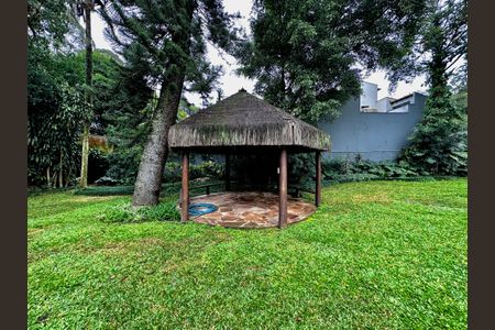 Casa à venda com 490m², 4 quartos e 7 vagas Casa à venda com 490m², 4 quartos e 7 vagasQuintal