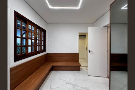 Casa à venda com 490m², 4 quartos e 7 vagas Casa à venda com 490m², 4 quartos e 7 vagasCozinha