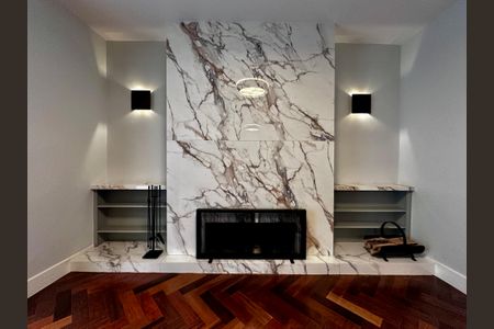 Casa à venda com 490m², 4 quartos e 7 vagas Casa à venda com 490m², 4 quartos e 7 vagasSala