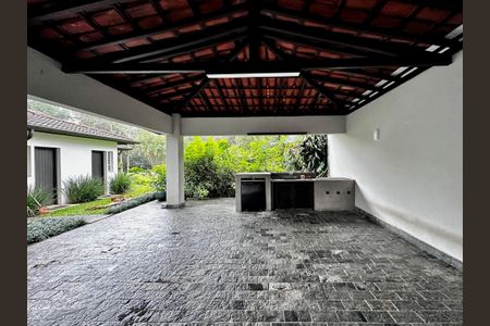 Casa à venda com 490m², 4 quartos e 7 vagas Casa à venda com 490m², 4 quartos e 7 vagasGaragem