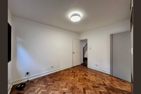 Casa à venda com 490m², 4 quartos e 7 vagas Casa à venda com 490m², 4 quartos e 7 vagasSuíte 3 Térreo