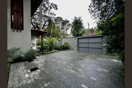 Casa à venda com 490m², 4 quartos e 7 vagas Casa à venda com 490m², 4 quartos e 7 vagasGaragem