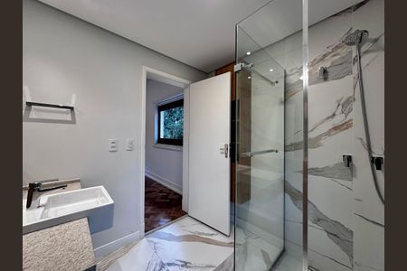 Casa à venda com 490m², 4 quartos e 7 vagas Casa à venda com 490m², 4 quartos e 7 vagasBanheiro Suíte 2