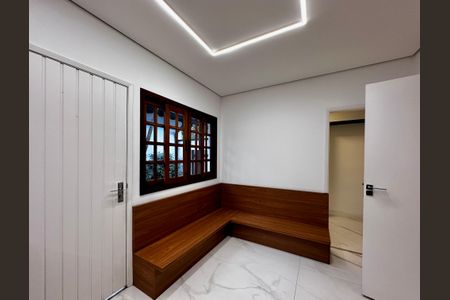Casa à venda com 490m², 4 quartos e 7 vagas Casa à venda com 490m², 4 quartos e 7 vagasCozinha