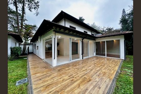 Casa à venda com 490m², 4 quartos e 7 vagas Casa à venda com 490m², 4 quartos e 7 vagasTerraço